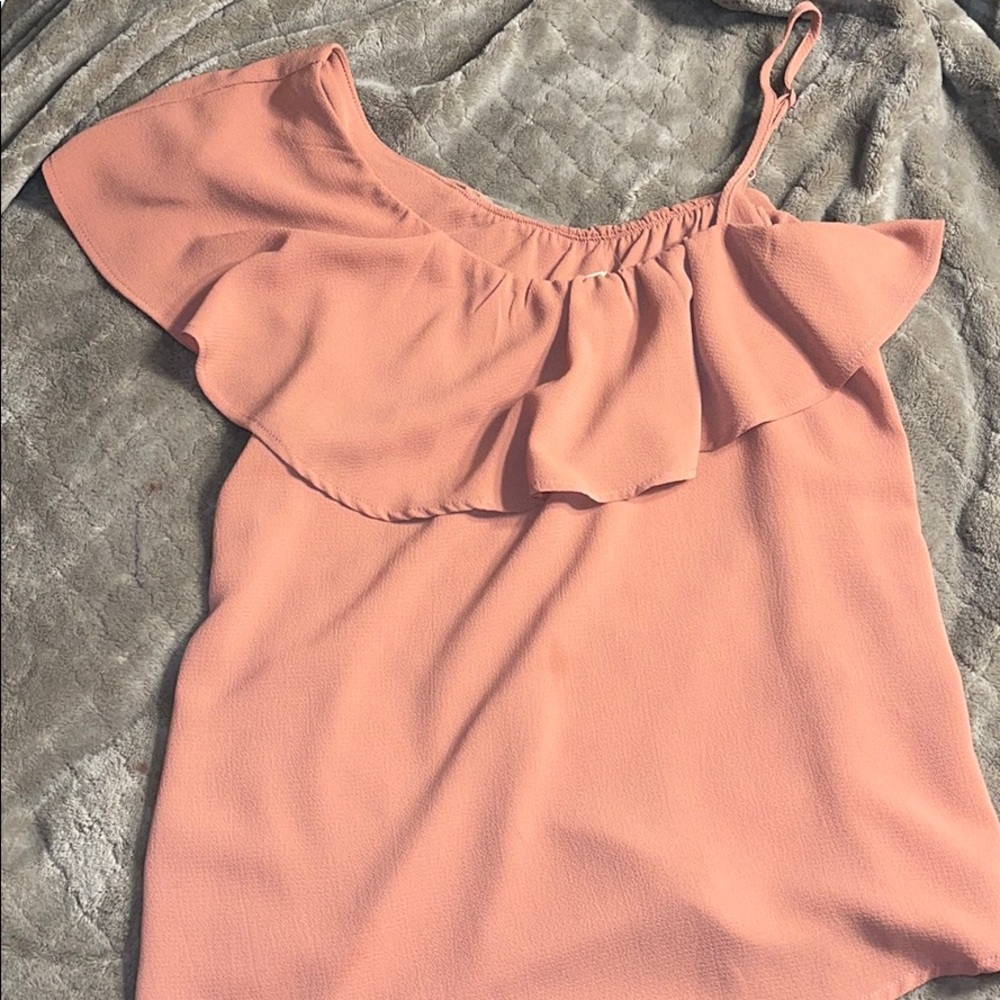 One shoulder top